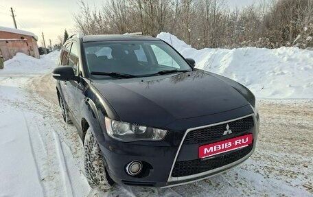 Mitsubishi Outlander III рестайлинг 3, 2010 год, 595 000 рублей, 3 фотография