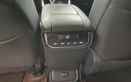 Toyota Highlander, 2023 год, 5 600 000 рублей, 18 фотография