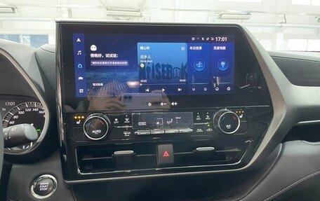 Toyota Highlander, 2023 год, 5 600 000 рублей, 14 фотография