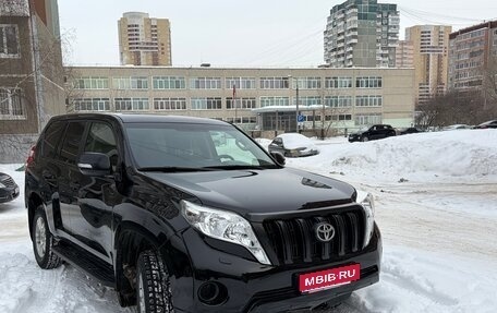 Toyota Land Cruiser Prado 150 рестайлинг 2, 2017 год, 4 000 000 рублей, 1 фотография