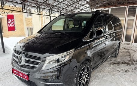 Mercedes-Benz V-Класс, 2017 год, 6 149 990 рублей, 1 фотография