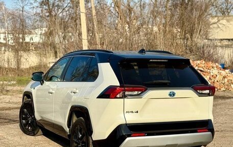 Toyota RAV4, 2020 год, 3 500 000 рублей, 4 фотография