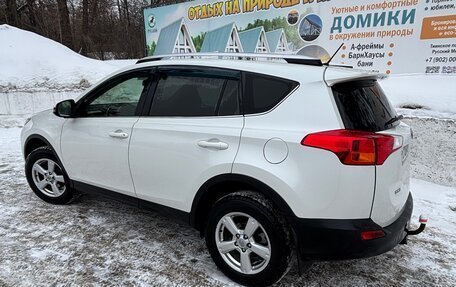 Toyota RAV4, 2014 год, 1 650 000 рублей, 4 фотография