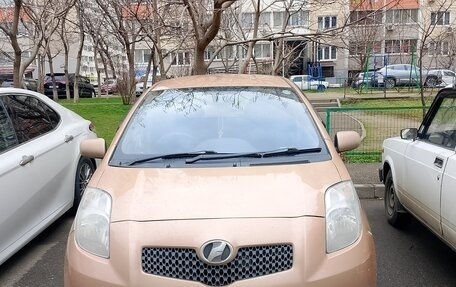 Toyota Vitz, 2005 год, 490 000 рублей, 2 фотография