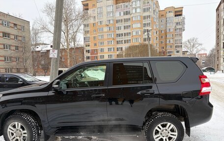 Toyota Land Cruiser Prado 150 рестайлинг 2, 2017 год, 4 000 000 рублей, 2 фотография