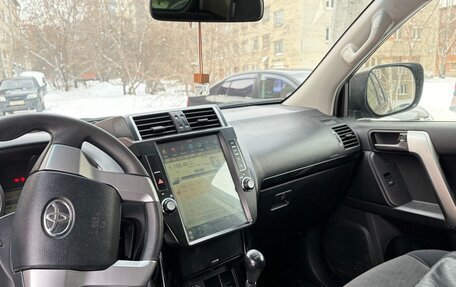 Toyota Land Cruiser Prado 150 рестайлинг 2, 2017 год, 4 000 000 рублей, 4 фотография