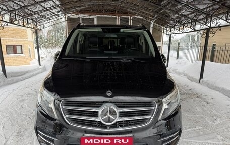 Mercedes-Benz V-Класс, 2017 год, 6 149 990 рублей, 2 фотография