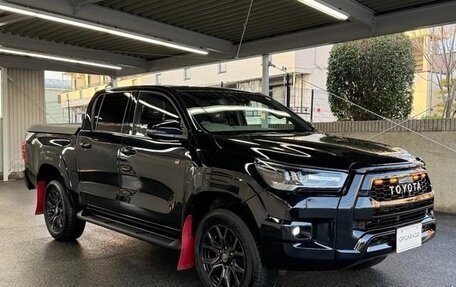 Toyota Hilux VIII, 2023 год, 4 700 000 рублей, 2 фотография