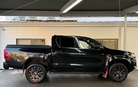 Toyota Hilux VIII, 2023 год, 4 700 000 рублей, 9 фотография