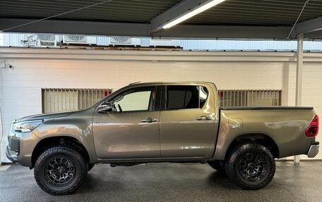 Toyota Hilux VIII, 2023 год, 4 600 000 рублей, 8 фотография