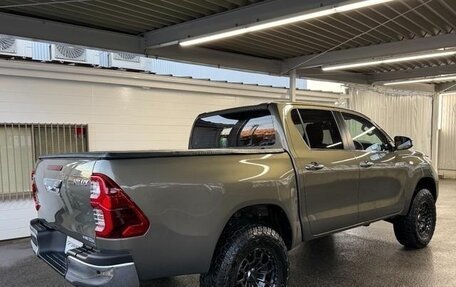 Toyota Hilux VIII, 2023 год, 4 600 000 рублей, 6 фотография