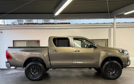 Toyota Hilux VIII, 2023 год, 4 600 000 рублей, 5 фотография