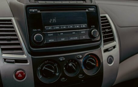 Mitsubishi Pajero Sport II рестайлинг, 2015 год, 1 595 000 рублей, 15 фотография