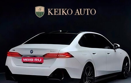 BMW 5 серия, 2023 год, 6 650 000 рублей, 4 фотография