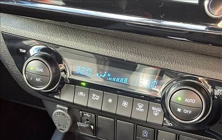 Toyota Hilux VIII, 2023 год, 4 700 000 рублей, 9 фотография