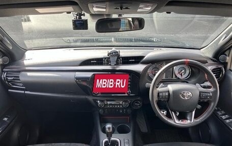 Toyota Hilux VIII, 2023 год, 4 700 000 рублей, 7 фотография