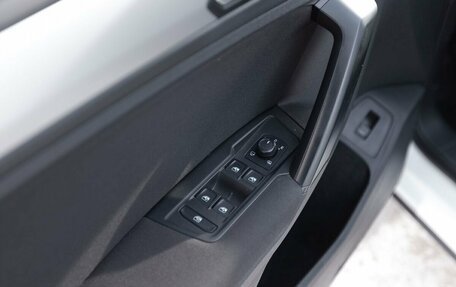 Volkswagen Tiguan II, 2020 год, 2 690 000 рублей, 10 фотография