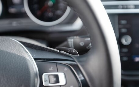 Volkswagen Tiguan II, 2020 год, 2 690 000 рублей, 17 фотография