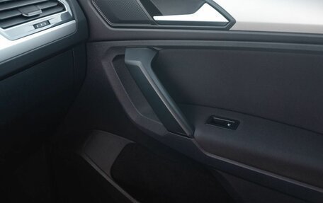 Volkswagen Tiguan II, 2020 год, 2 690 000 рублей, 19 фотография