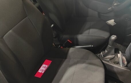 Renault Logan II, 2016 год, 850 000 рублей, 17 фотография