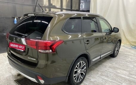 Mitsubishi Outlander III рестайлинг 3, 2015 год, 1 590 000 рублей, 15 фотография