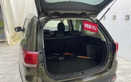 Mitsubishi Outlander III рестайлинг 3, 2015 год, 1 590 000 рублей, 16 фотография