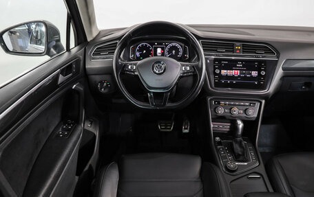 Volkswagen Tiguan II, 2019 год, 2 949 000 рублей, 11 фотография