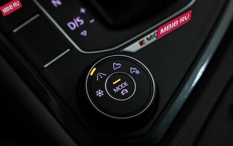 Volkswagen Tiguan II, 2019 год, 2 949 000 рублей, 19 фотография