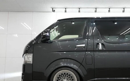 Toyota HiAce H200, 2022 год, 4 050 000 рублей, 3 фотография