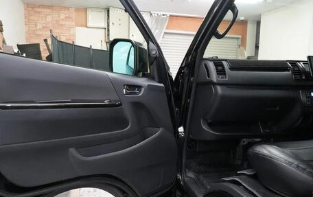 Toyota HiAce H200, 2022 год, 4 050 000 рублей, 9 фотография