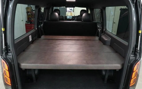 Toyota HiAce H200, 2022 год, 4 050 000 рублей, 12 фотография