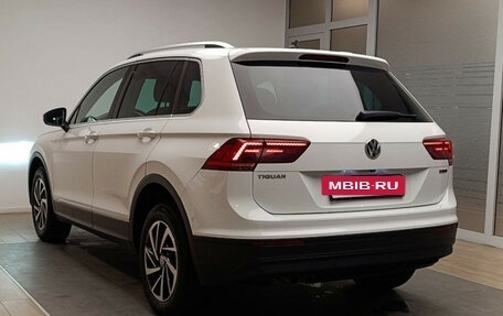 Volkswagen Tiguan II, 2018 год, 2 630 000 рублей, 6 фотография