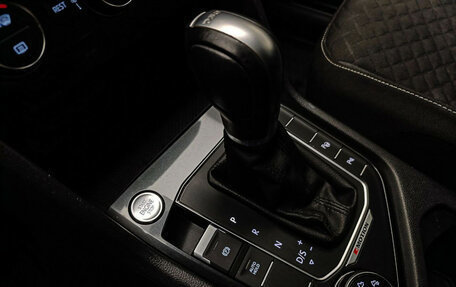 Volkswagen Tiguan II, 2018 год, 2 630 000 рублей, 13 фотография