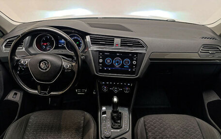 Volkswagen Tiguan II, 2018 год, 2 630 000 рублей, 21 фотография