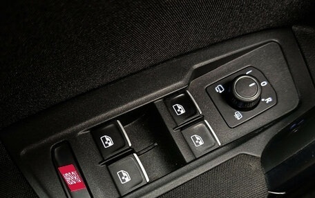 Volkswagen Tiguan II, 2018 год, 2 630 000 рублей, 18 фотография