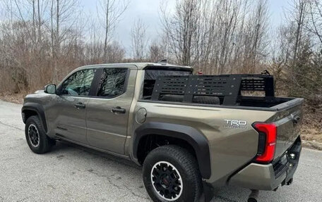 Toyota Tacoma, 2024 год, 8 фотография