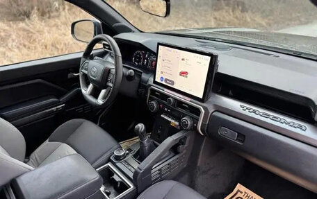 Toyota Tacoma, 2024 год, 13 фотография