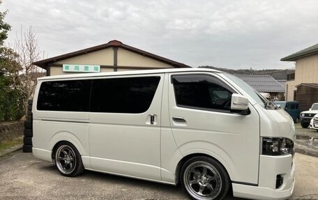 Toyota HiAce H200, 2022 год, 4 100 000 рублей, 2 фотография
