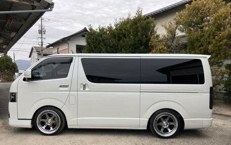 Toyota HiAce H200, 2022 год, 4 100 000 рублей, 3 фотография