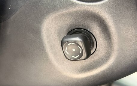 Toyota Land Cruiser Prado 150 рестайлинг 2, 2012 год, 2 875 000 рублей, 8 фотография