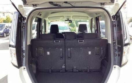 Toyota Roomy I, 2025 год, 16 фотография