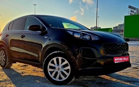 KIA Sportage IV рестайлинг, 2018 год, 1 980 000 рублей, 1 фотография