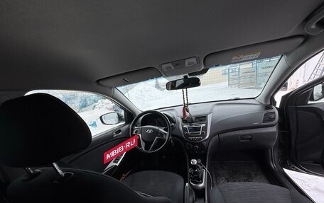 Hyundai Solaris II рестайлинг, 2015 год, 1 100 000 рублей, 6 фотография