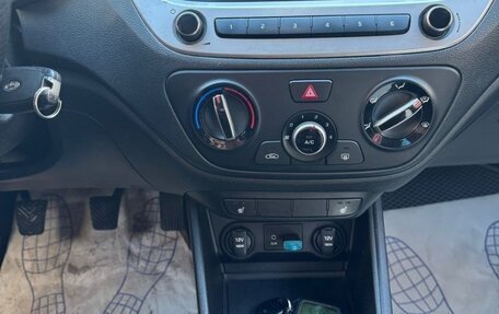 Hyundai Solaris II рестайлинг, 2018 год, 1 200 000 рублей, 6 фотография