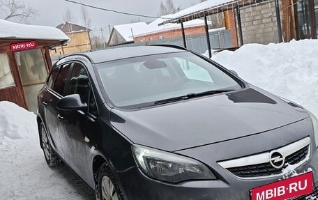 Opel Astra J, 2011 год, 695 000 рублей, 1 фотография