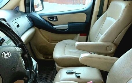 Hyundai Grand Starex Grand Starex I рестайлинг 2, 2014 год, 1 790 000 рублей, 16 фотография