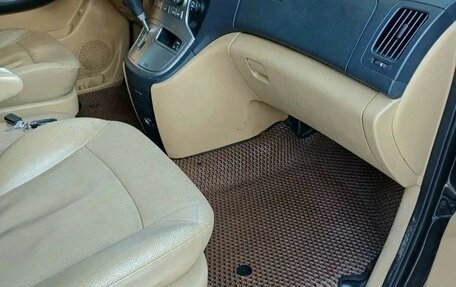 Hyundai Grand Starex Grand Starex I рестайлинг 2, 2014 год, 1 790 000 рублей, 15 фотография