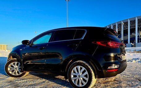 KIA Sportage IV рестайлинг, 2018 год, 1 980 000 рублей, 3 фотография