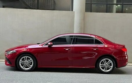 Mercedes-Benz A-Класс, 2022 год, 2 105 000 рублей, 2 фотография
