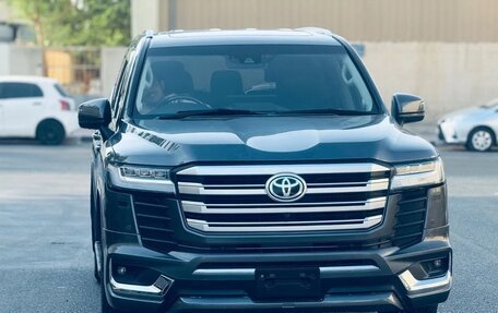 Toyota Land Cruiser, 2025 год, 12 740 000 рублей, 2 фотография